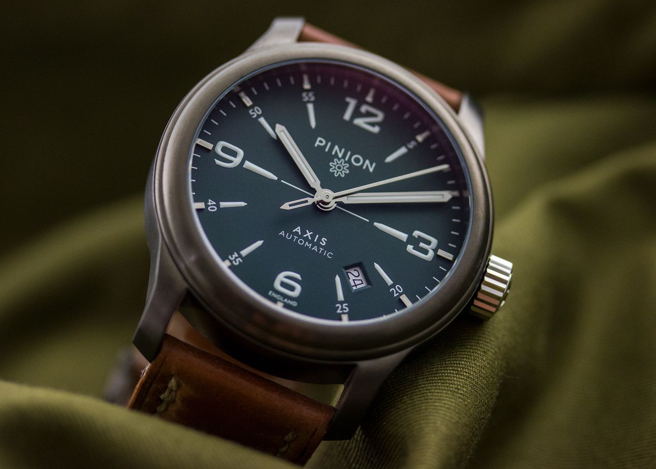 Pinion Axis II GG watch