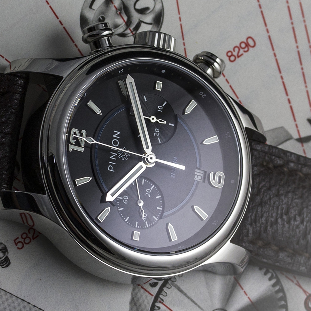 pinion-r1969-chronograph-valjoux-7734-watch-01-1-1