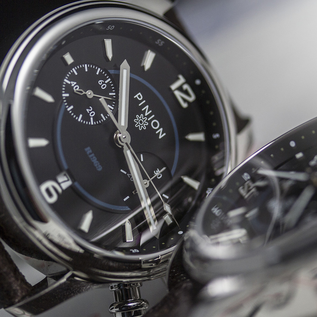 pinion-r1969-chronograph-valjoux-7734-watch-1-1
