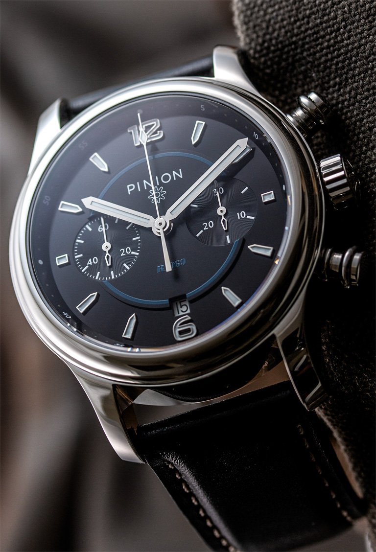 pinion-r1969-handwound-chronograph